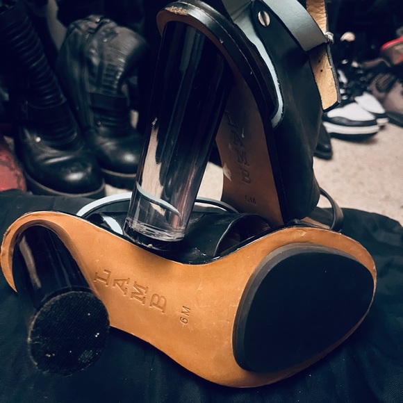 Barely worn LAMB heel sandals as 6 - Picture 3 of 3